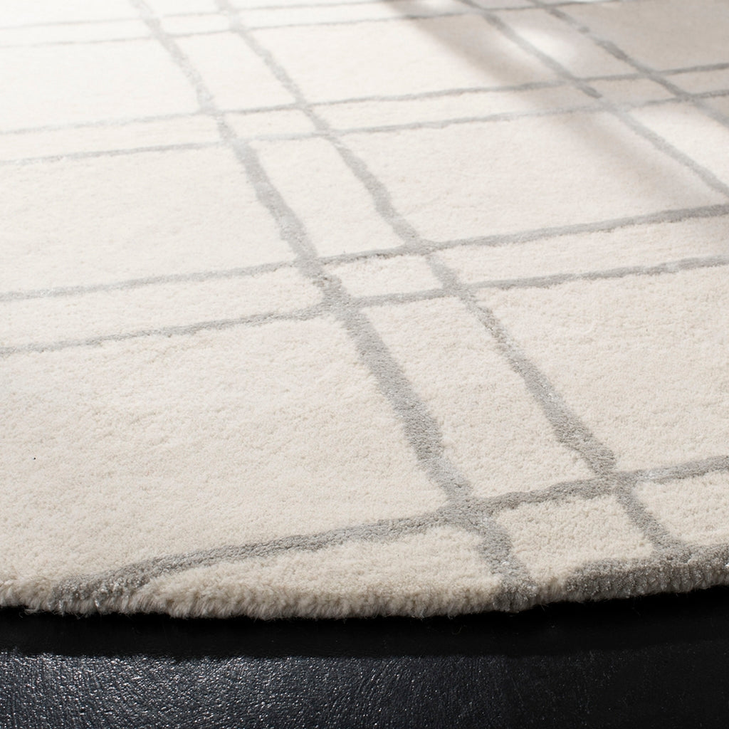 safavieh clearance himalaya him901a ivory rug