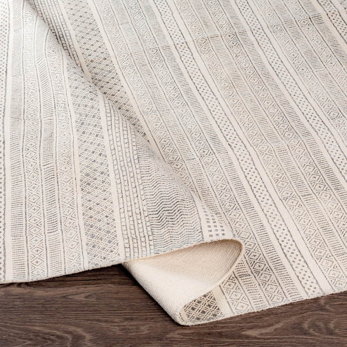 Surya Closeout July JUY-2304 White Rug