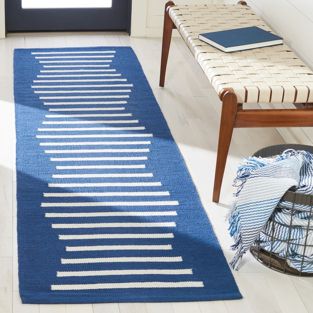 safavieh clearance montauk mtk313n navy rug