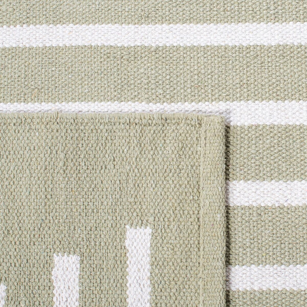 safavieh clearance montauk mtk313w light green rug