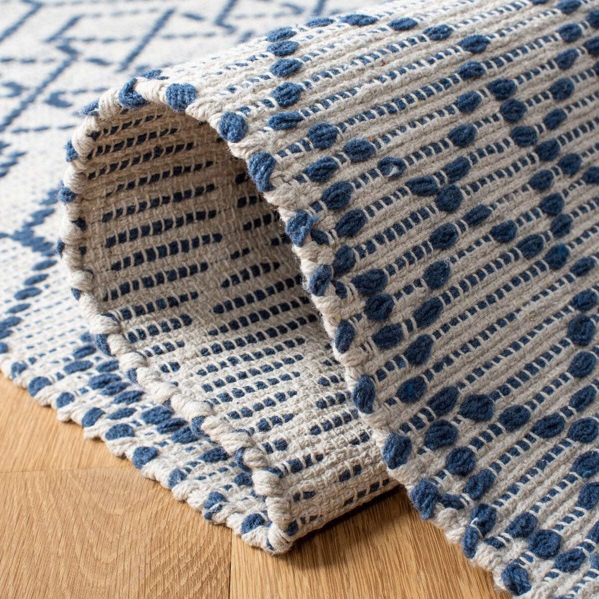 safavieh clearance montauk mtk652n navy rug