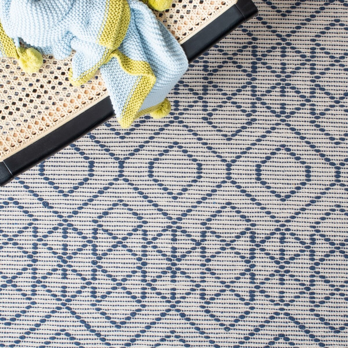 safavieh clearance montauk mtk652n navy rug