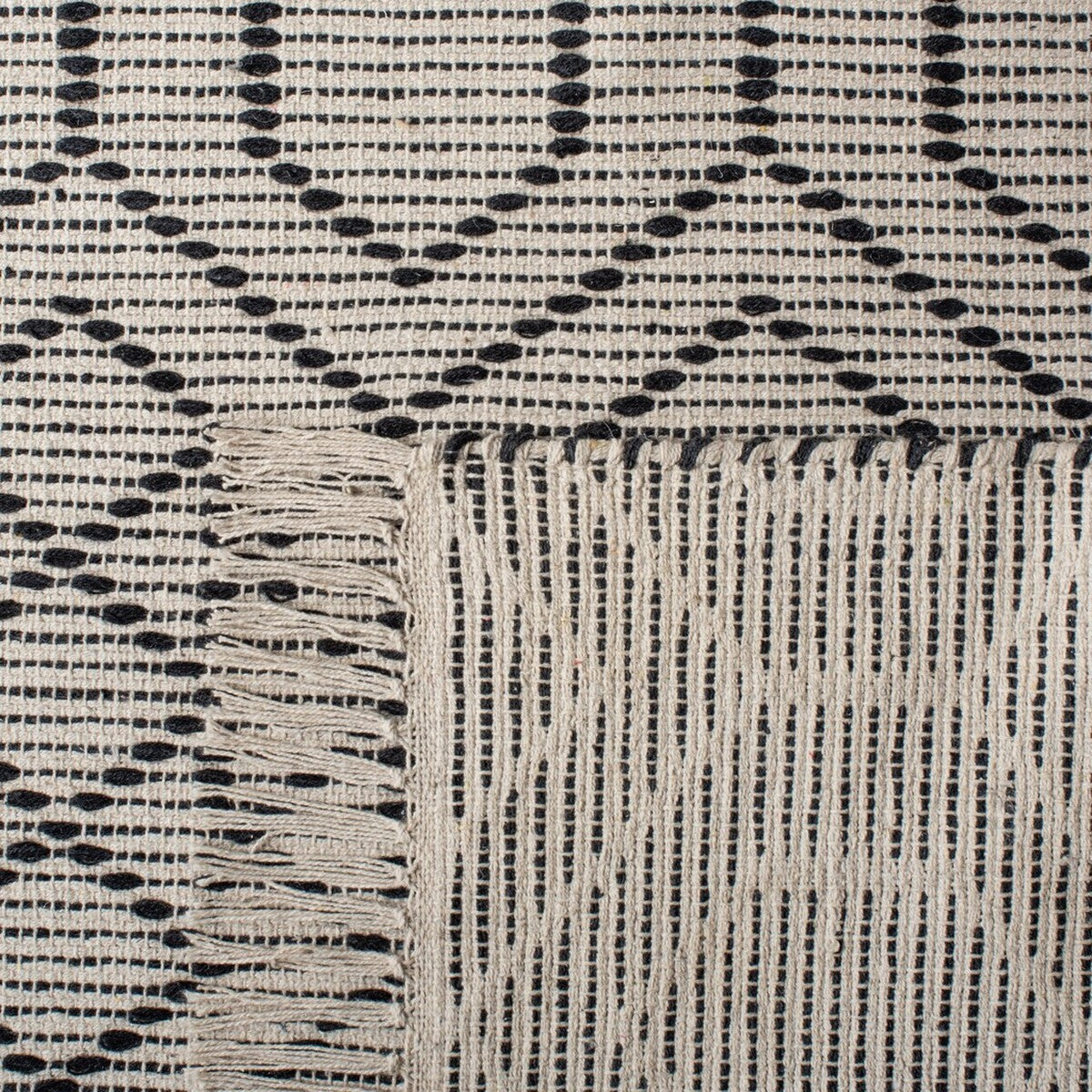 safavieh clearance montauk mtk652z black rug