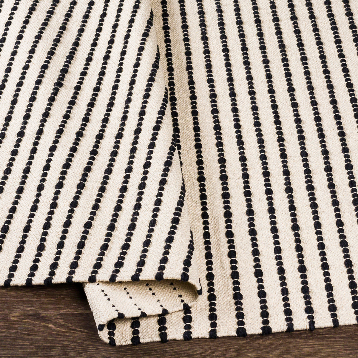 surya osasuna osa 2303 black rug