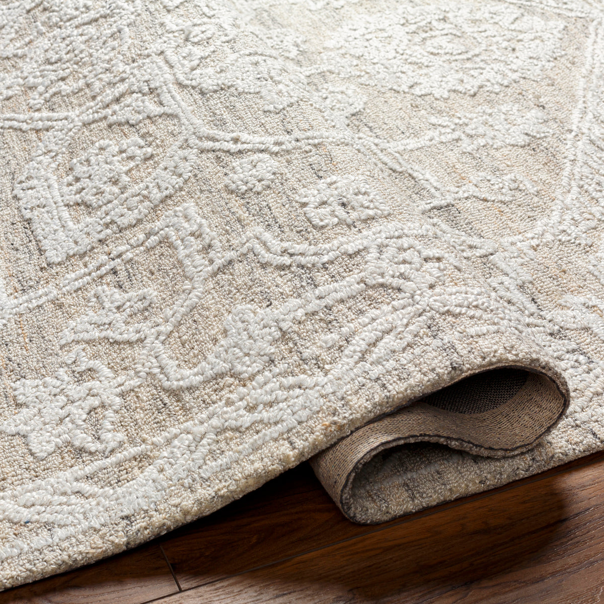 surya piazza pzz 2304 white rug