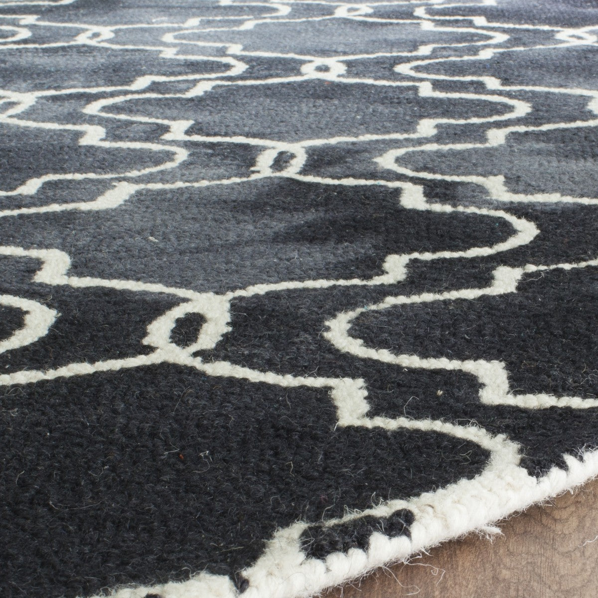 Safavieh Clearance Dip Dyes DDY677J Graphite Rug