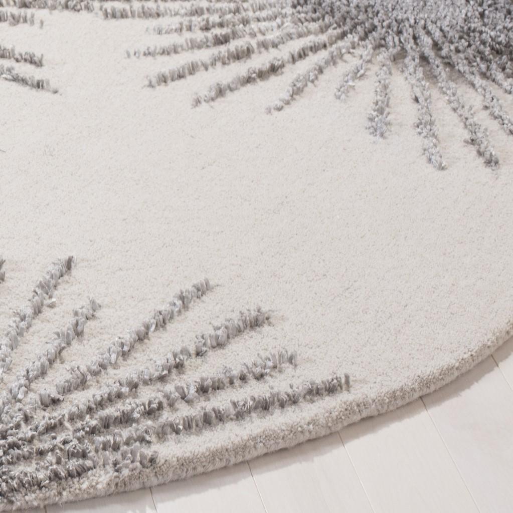 Safavieh Clearance Sohos SOH712J Ivory Rug