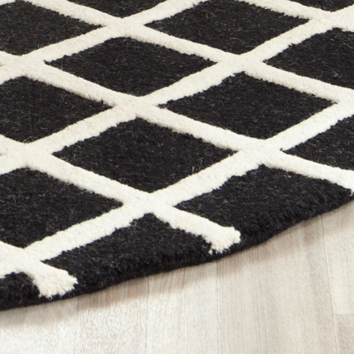 Safavieh Clearance Cambridge CAM135E Black Rug