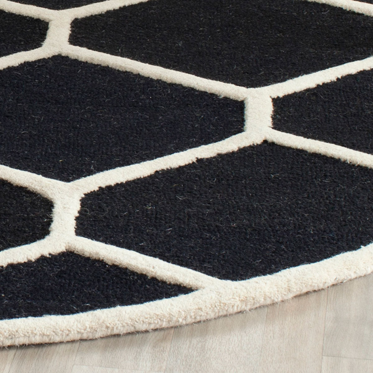 Safavieh Clearance Cambridge CAM144E Black Rug
