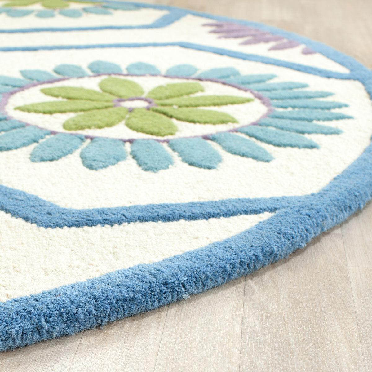 Safavieh Clearance Cambridge CAM716A Ivory Rug