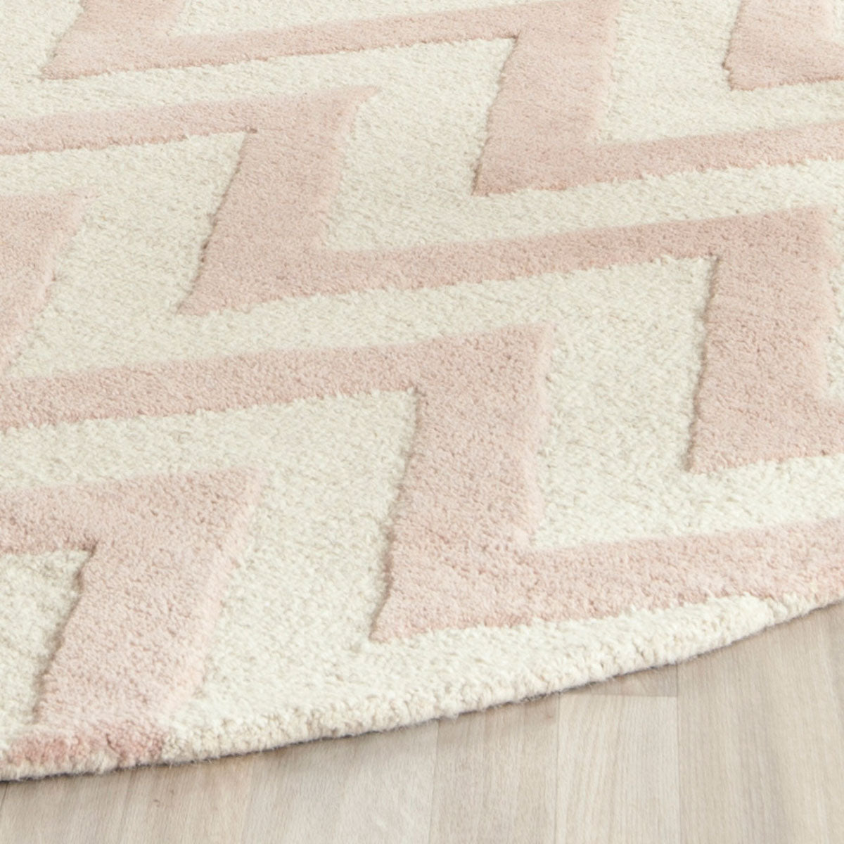 Safavieh Clearance Cambridge CAM139M Light Pink Rug