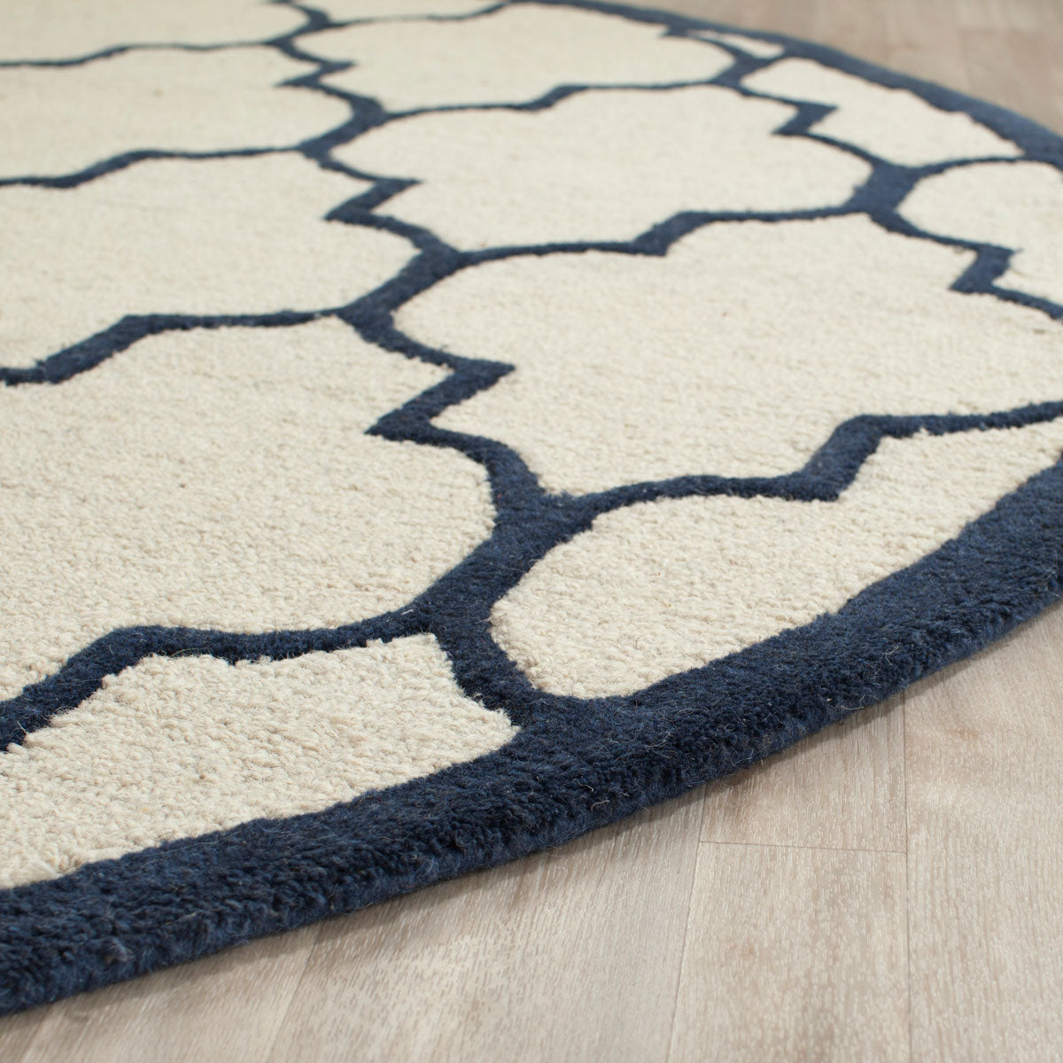 Safavieh Clearance Cambridge CAM134Z Ivory Rug