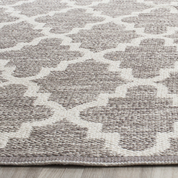Safavieh Clearance Montauk MTK810A Grey Rug