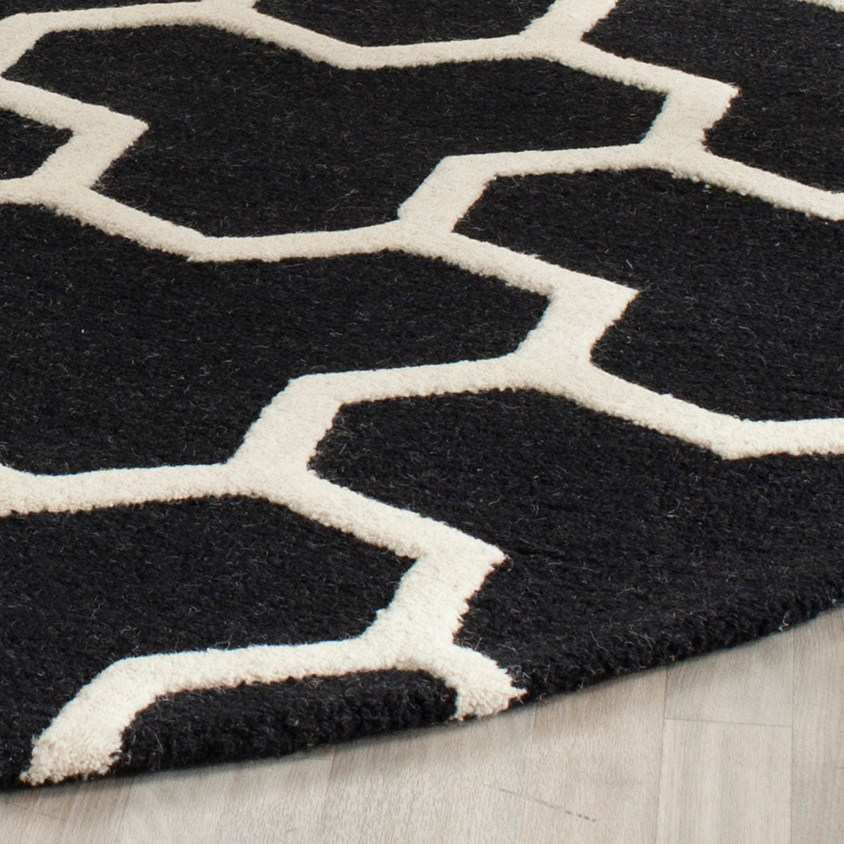 Safavieh Clearance Cambridge CAM146E Black Rug