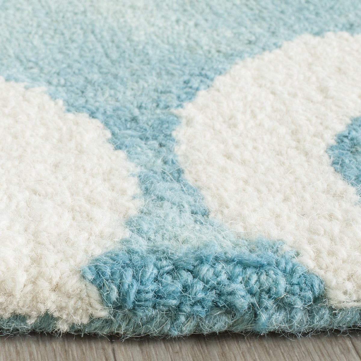 Safavieh Clearance Dip Dye DDY536D Turquoise Rug