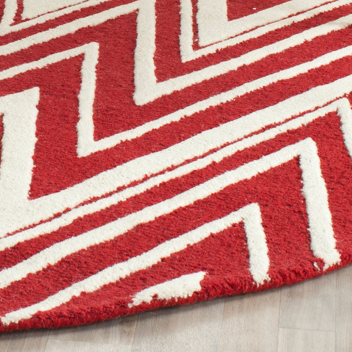 Safavieh Clearance Cambridge CAM711H Red Rug