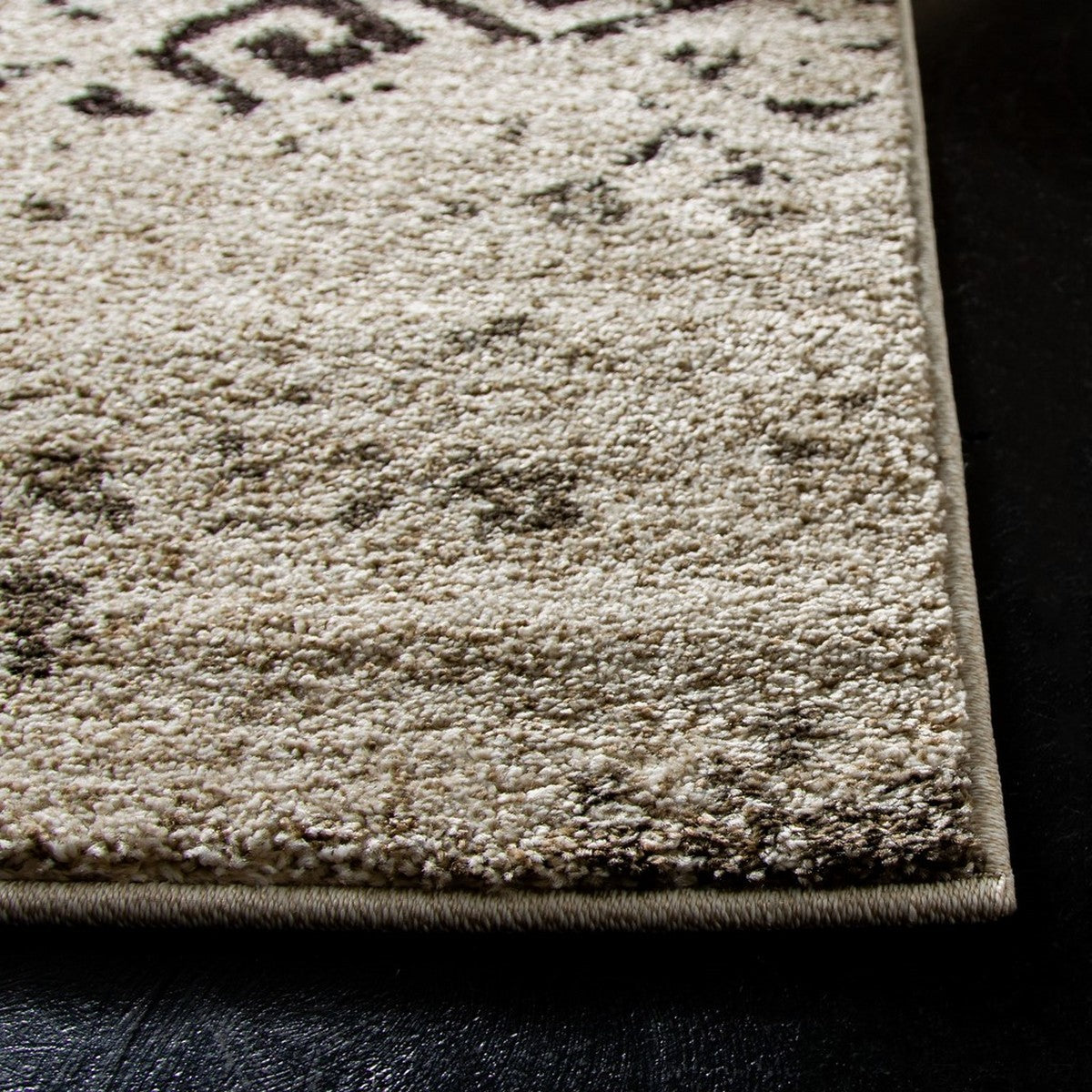 safavieh clearance retro ret2135 1125 creme rug