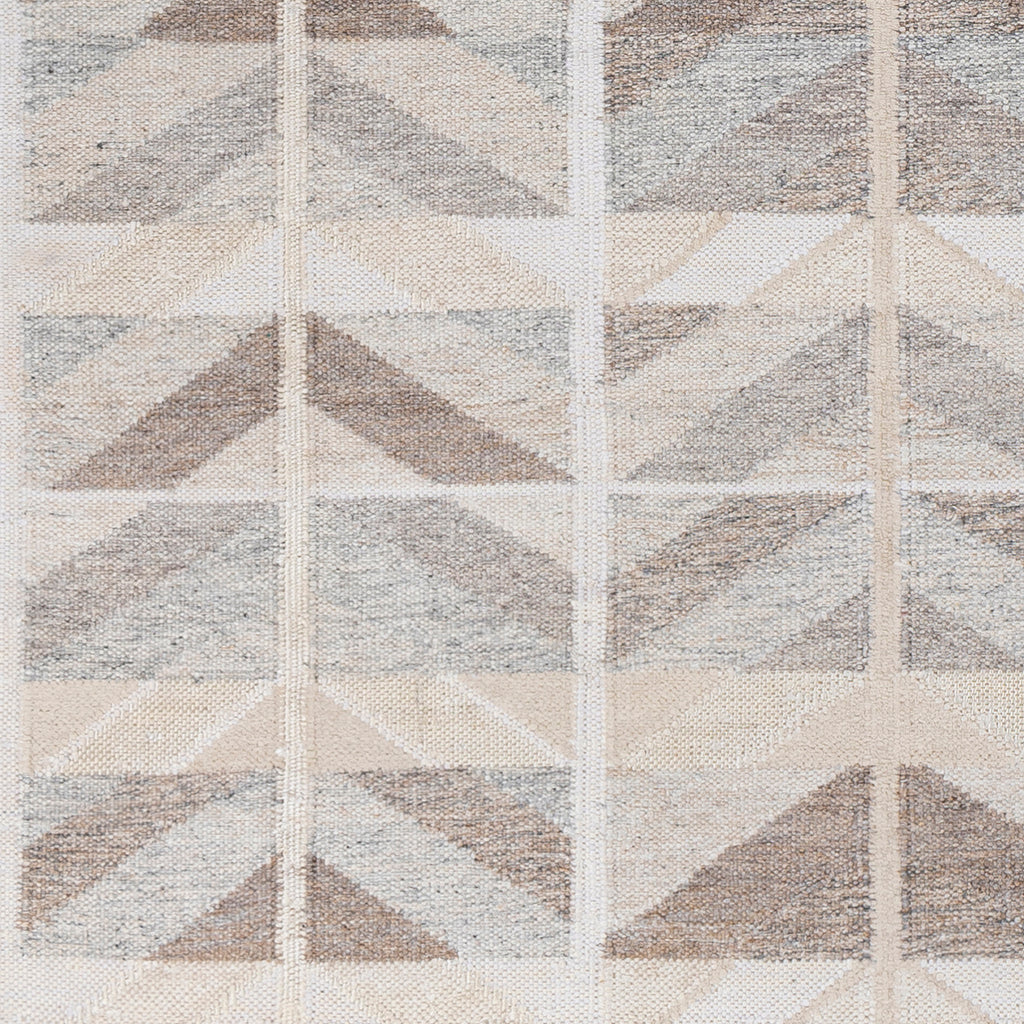 surya scandi scd 2300 tan rug