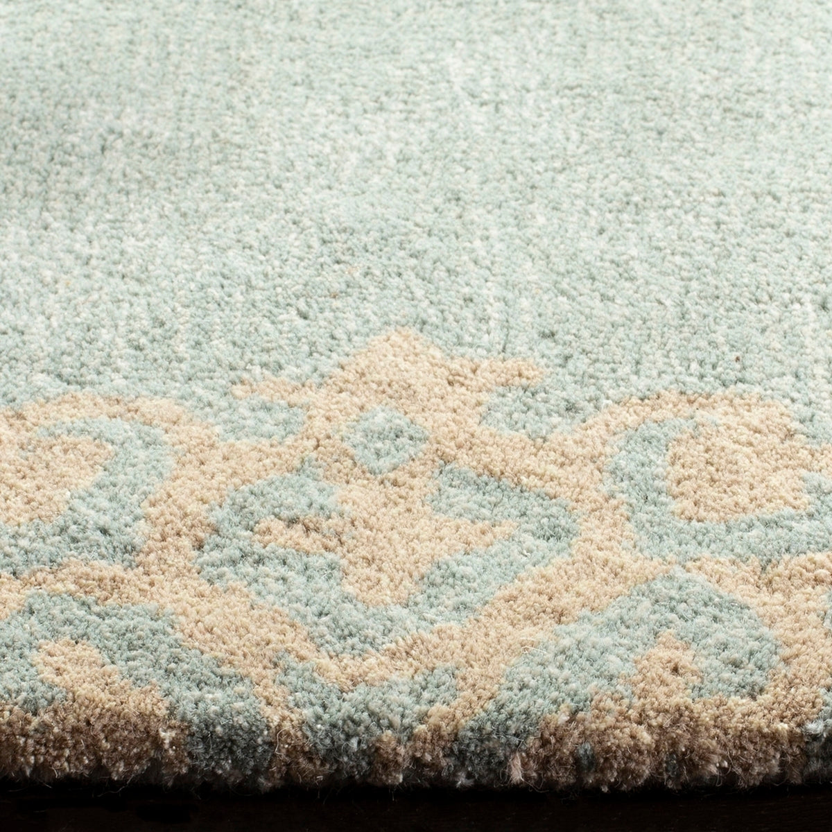 safavieh clearance soho soh724a light blue rug