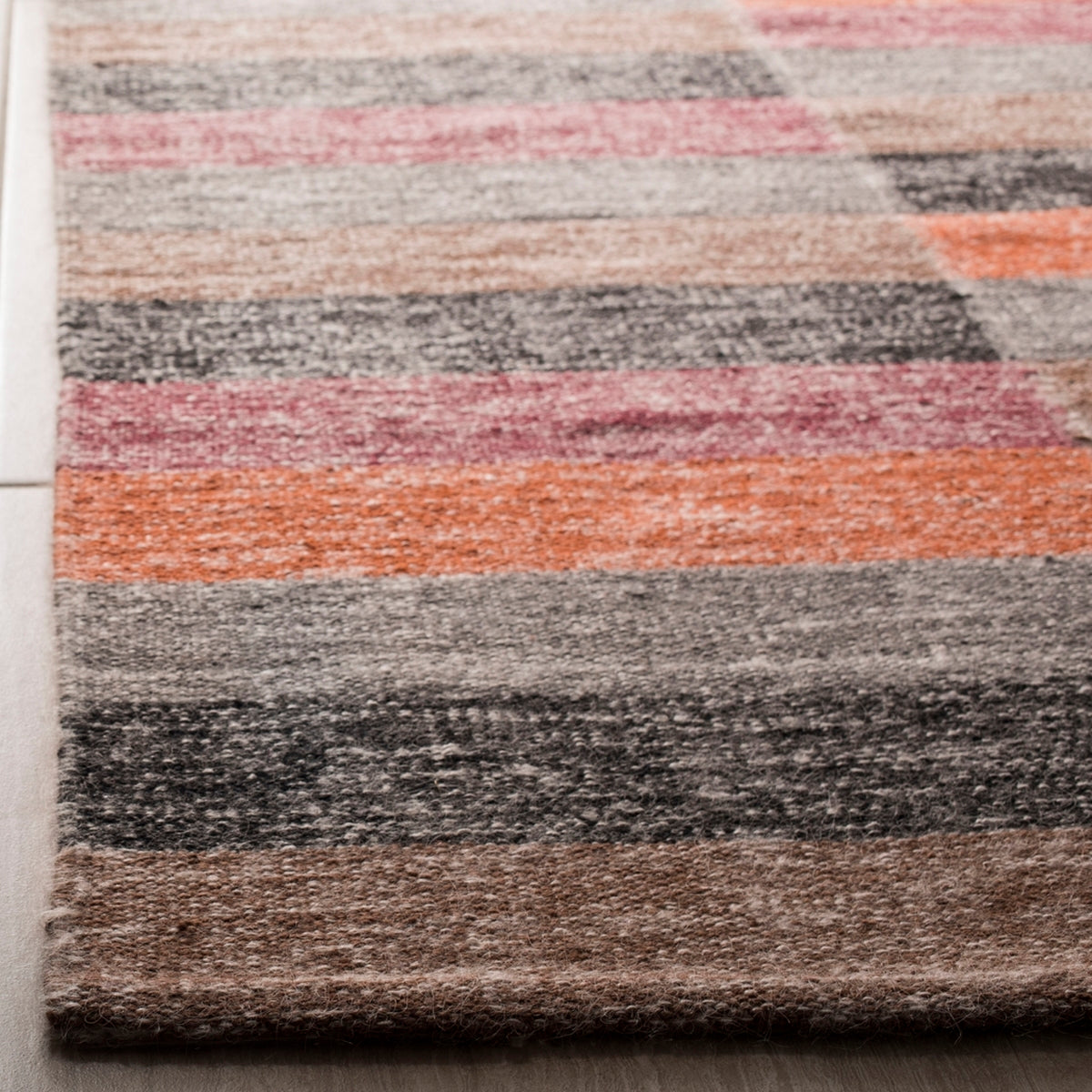 safavieh clearance kilim stk411a rust rug