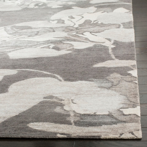 safavieh clearance tibetan tb955a silver rug