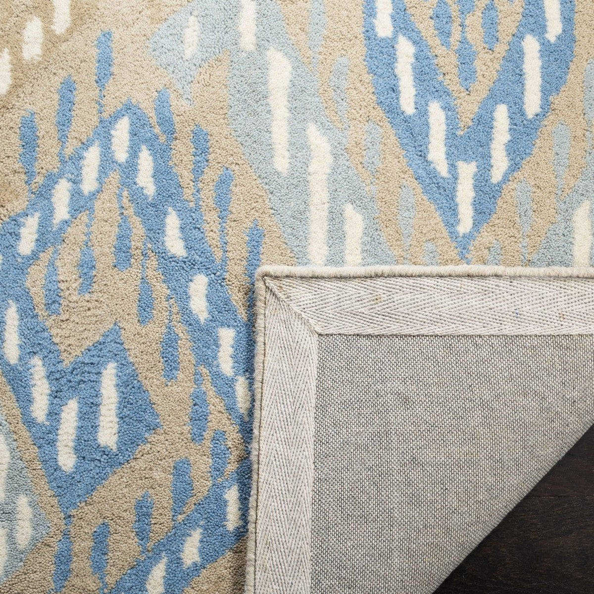 safavieh clearance wyndham wyd373b beige blue rug