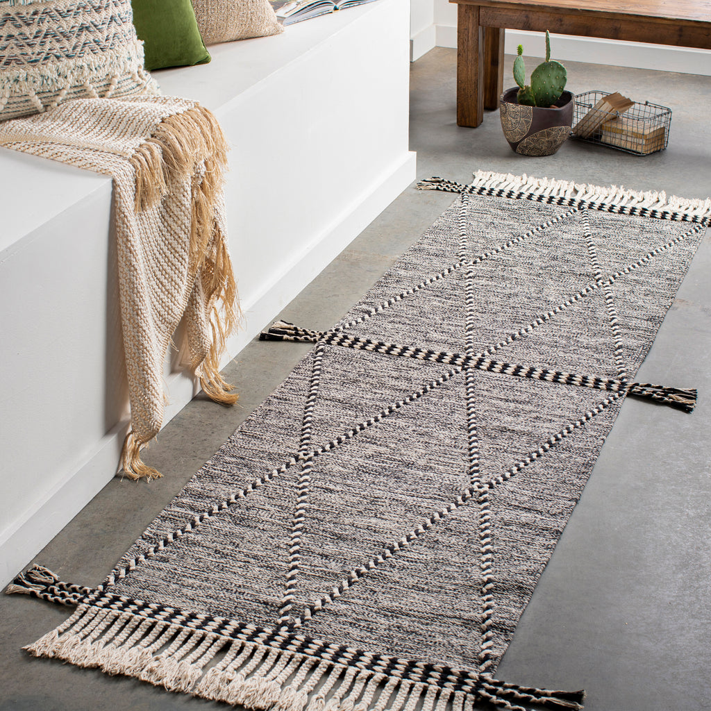 surya zanafi znf 2301 black rug